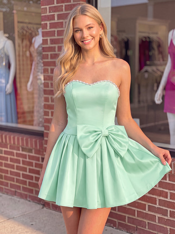 A-Line/Princess Homecoming Dresses Strapless Sleeveless Short/Mini Satin Dresses With Pearl/Bow/Pleats/Back Zipper