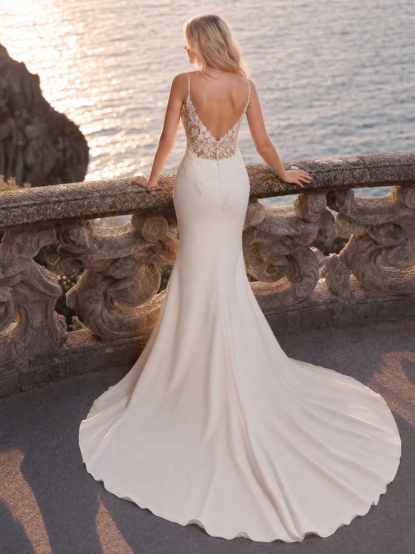 Trumpet/Mermaid Wedding Dresses Spaghetti Straps Sleeveless Court Train Satin Dresses With Appliques Lace/Opened Back/Back Zipper
