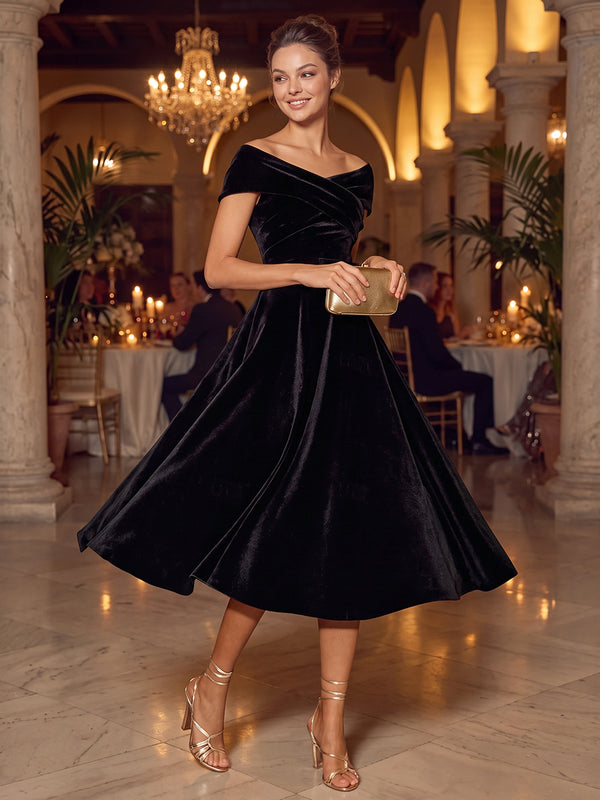 A-Line/Princess Cocktail Dresses Elegant Velvet Off-the-Shoulder Short Sleeves Tea-Length Formal Dresses With Pleats/Back Zipper